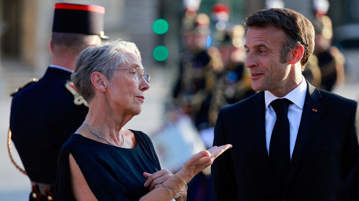 Francouzská premiérka podala demisi
